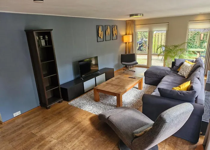 8 Pers Vakantiehuis Met Natuur- Sauna En Bubbelbad