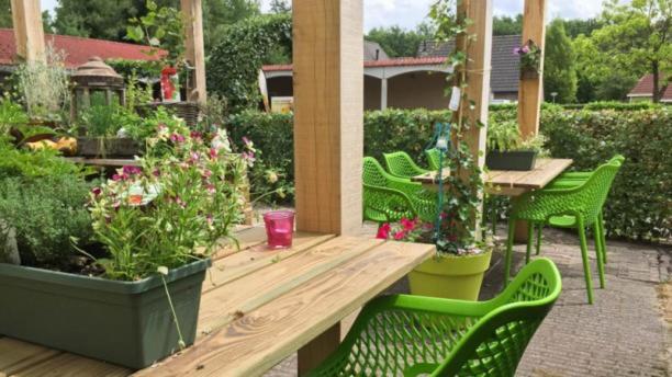 8 Pers Met Natuur- Sauna En Bubbelbad *
